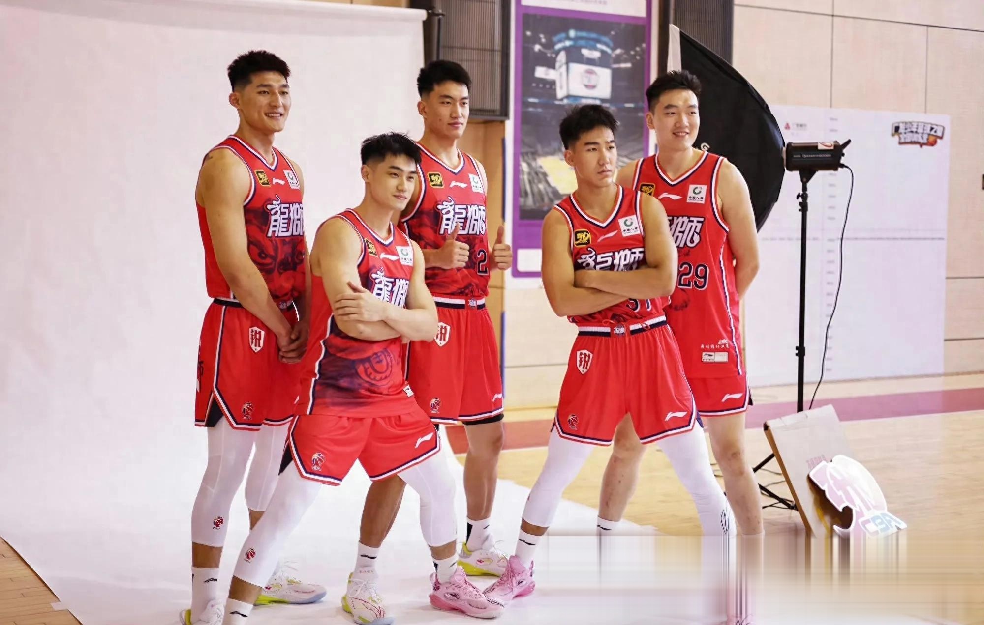 爱游戏-包含CBA季后赛赛前走向成谜；广州队防线松动；悬念犹存；纪律约束更严格的词条